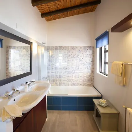 Einzigartige Landhaus-villa Mit Pool, Sauna, Bar Und Bbq Boliqueime