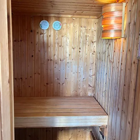 Einzigartige Landhaus-villa Mit Pool, Sauna, Bar Und Bbq