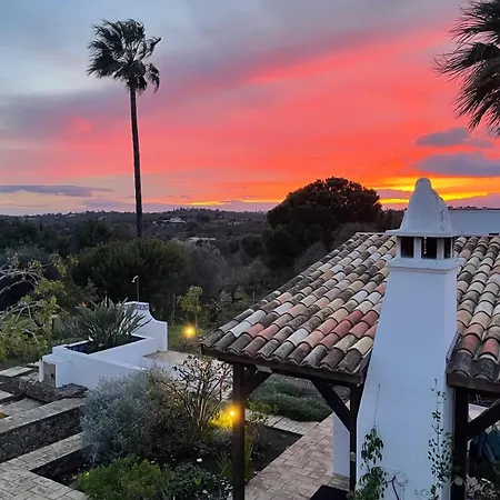 Villa Einzigartige Landhaus-villa Mit Pool, Sauna, Bar Und Bbq