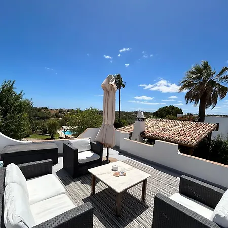 Villa Einzigartige Landhaus-villa Mit Pool, Sauna, Bar Und Bbq *