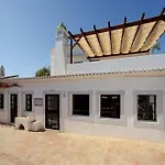 Villa Einzigartige Landhaus-villa Mit Pool, Sauna, Bar Und Bbq Boliqueime